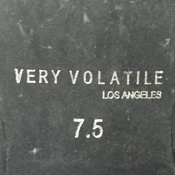 Very Volatile Green Reptile Textured Ankle Boots Booties Side Zip Women’s 7.5 - Picture 7 of 8